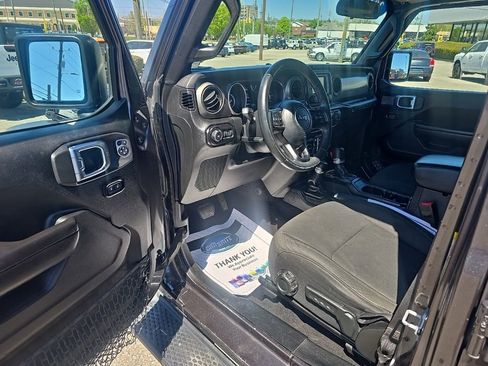 Used 2018 Jeep Wrangler Unlimited Sport S image 12