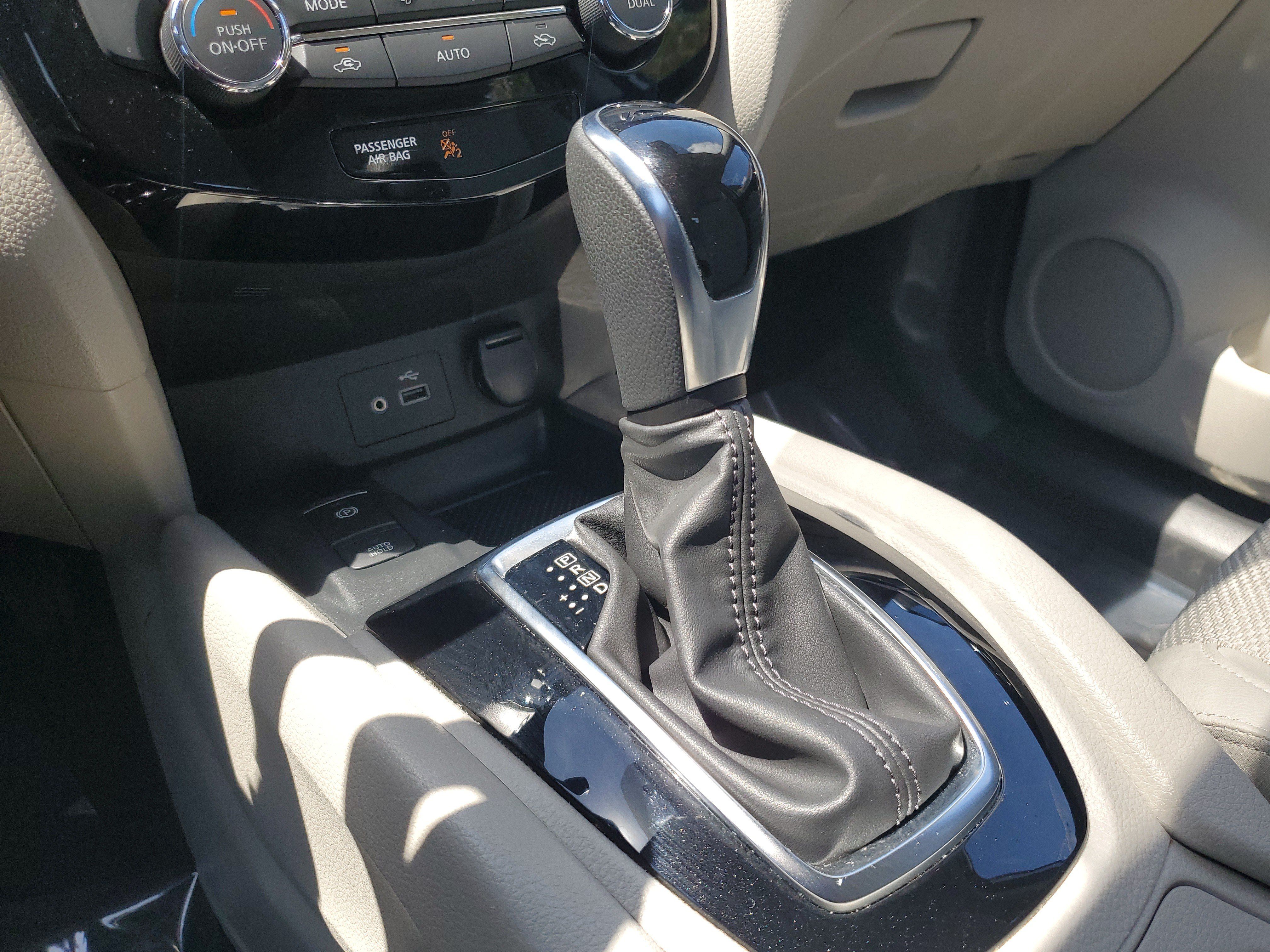 Certified 2022 Nissan Rogue Sport SV w/ Technology Package FWD image 24