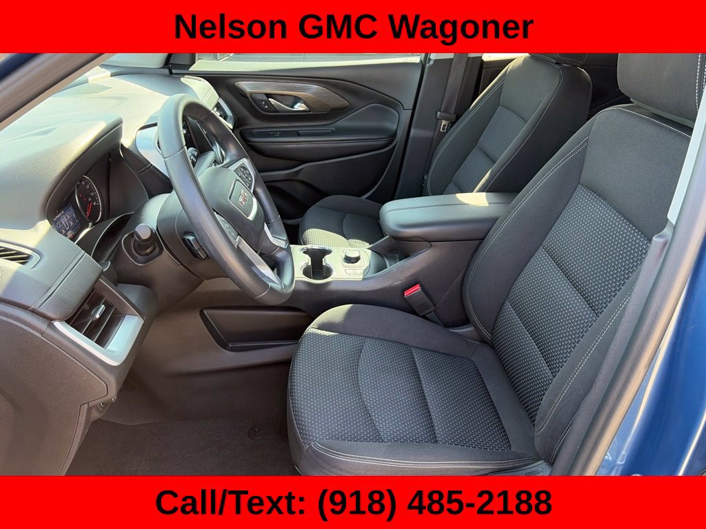 Used 2024 GMC Terrain SLE w/ Driver Convenience Package FWD image 16