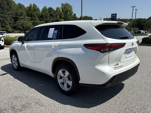 Used 2020 Toyota Highlander L FWD image 5