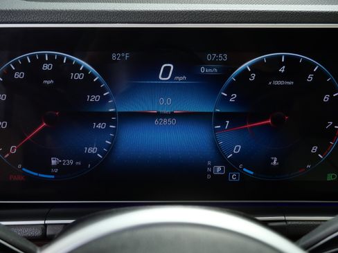 Used 2021 Mercedes-Benz GLE 350 4MATIC image 24