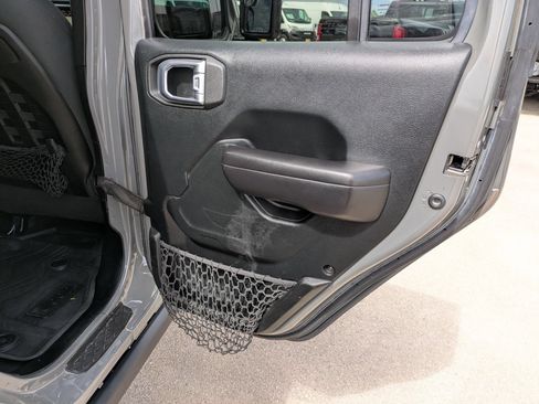 Used 2021 Jeep Gladiator Rubicon AWD/4WD image 25