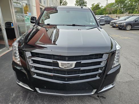 Used 2017 Cadillac Escalade ESV 4WD image 34