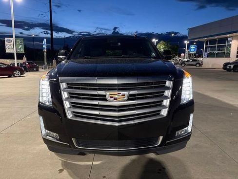 Used 2019 Cadillac Escalade ESV Platinum AWD/4WD image 2