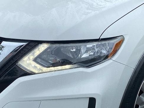Used 2020 Nissan Rogue S FWD image 5