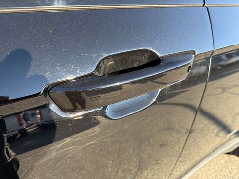 Used 2025 Jeep Grand Cherokee L Altitude image 2