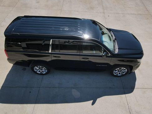 Used 2019 Chevrolet Suburban LT AWD/4WD image 53