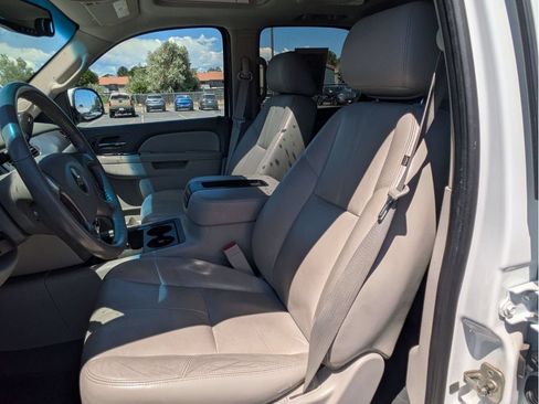 Used 2011 Chevrolet Tahoe LT w/ Luxury Package AWD/4WD image 11