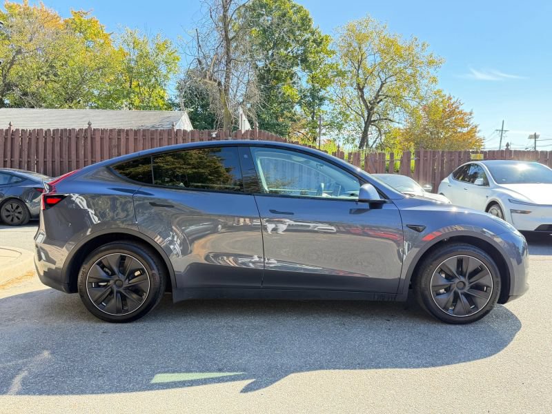 Used 2022 Tesla Model Y Long Range AWD/4WD image 5