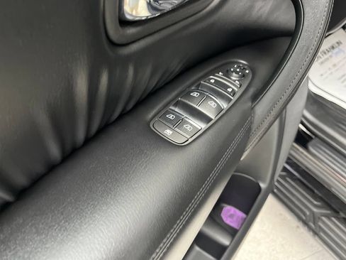 Used 2022 Nissan Armada SV w/ Cargo Package AWD/4WD image 10
