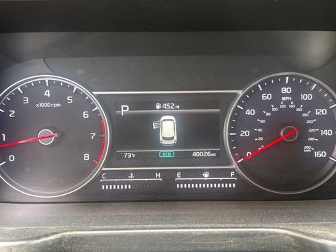 Used 2023 Kia Sorento LX FWD image 11