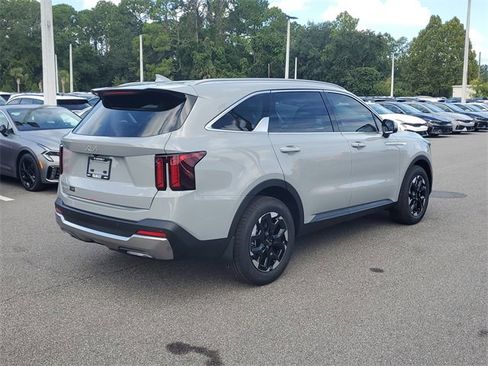 New 2026 Kia Sorento S image 8