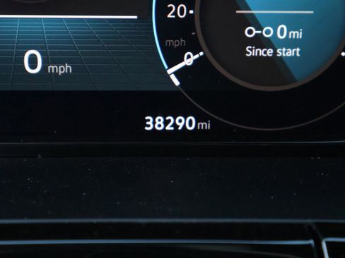 Used 2024 Volkswagen Atlas Cross Sport SE image 38