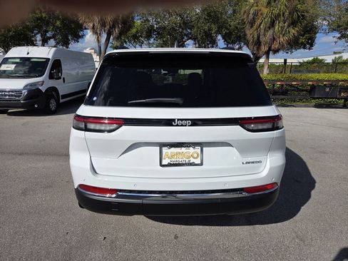 New 2025 Jeep Grand Cherokee Laredo X w/ MOPAR Finishing Package image 6