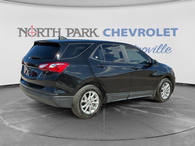 Certified 2021 Chevrolet Equinox LS w/ LPO, Blackout Package FWD image 3