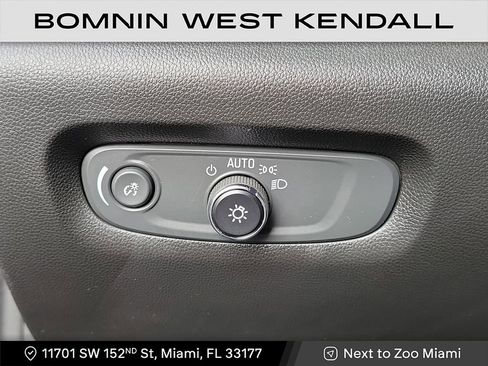 Used 2023 Chevrolet Traverse LS image 23