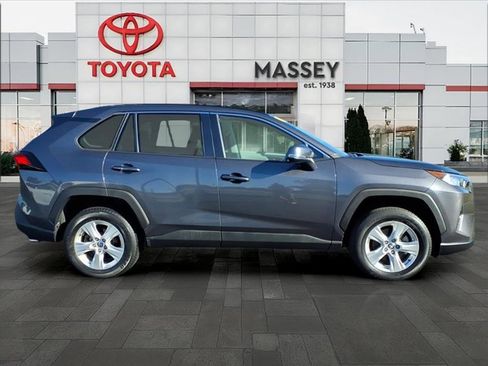 Used 2021 Toyota RAV4 XLE image 2