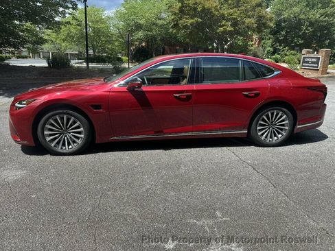 Used 2024 Lexus LS 500h AWD w/ Luxury Package image 34