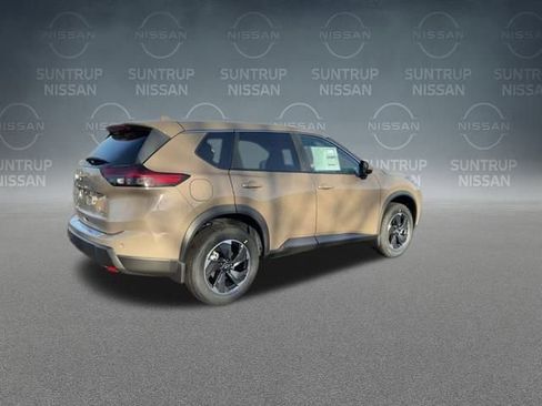 Used 2025 Nissan Rogue SV image 25