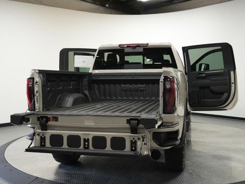 New 2026 GMC Sierra 2500 AT4 w/ AT4 Premium Plus Package AWD/4WD image 14