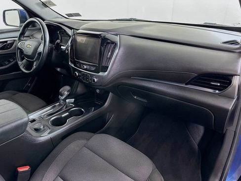Used 2023 Chevrolet Traverse LT image 30