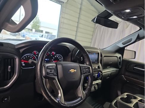 Used 2020 Chevrolet Silverado 1500 LT w/ All-Star Edition image 17