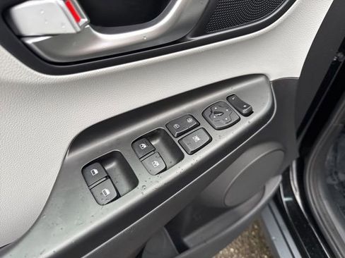 Used 2023 Hyundai Kona SE w/ Cargo Package image 19