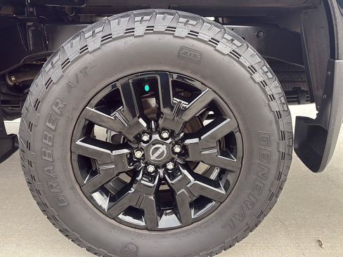 Used 2023 Nissan Frontier SV w/ Midnight Edition Package AWD/4WD image 14