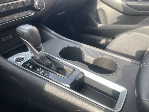 Used 2025 Nissan Altima 2.5 SV FWD image 18
