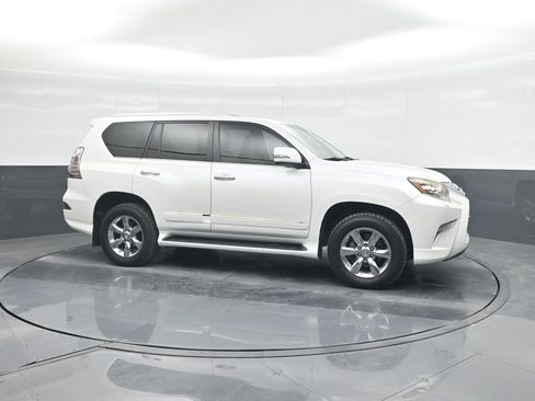 Used 2014 Lexus GX 460 image 11