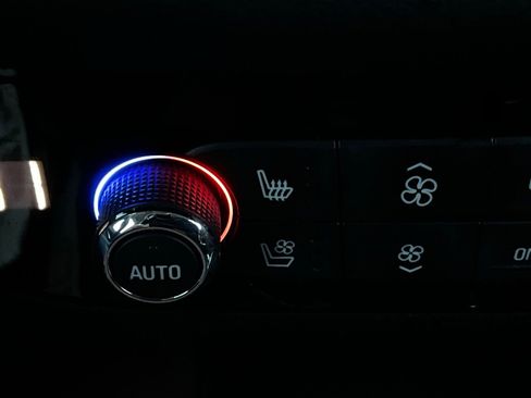 Used 2018 Buick Enclave Avenir w/ Avenir Technology Package image 33