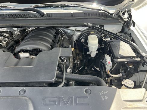 Used 2017 GMC Yukon XL SLT AWD/4WD image 38