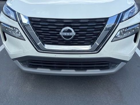 Used 2022 Nissan Rogue SV w/ SV Premium Package image 1