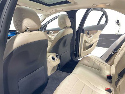 Used 2019 Mercedes-Benz C 300 4MATIC Sedan image 12