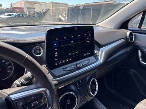Used 2025 Chevrolet Blazer LT FWD image 17