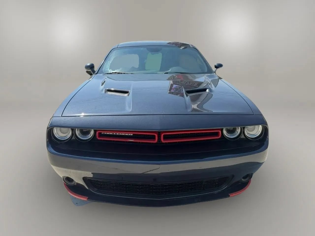 Used 2019 Dodge Challenger SXT RWD image 2