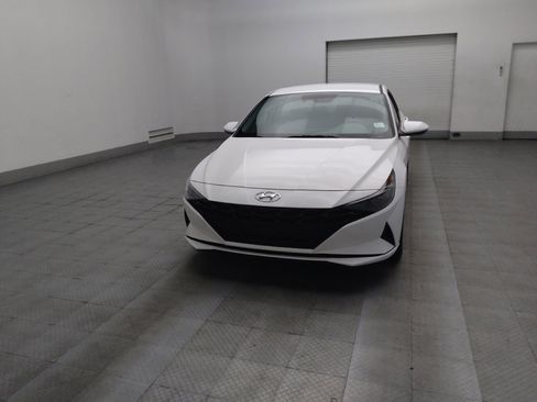 Used 2023 Hyundai Elantra Blue image 15