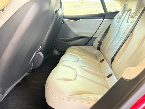Used 2014 Tesla Model S RWD image 22
