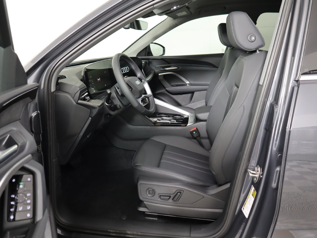 Used 2025 Audi Q5 Premium w/ Convenience Package AWD/4WD image 20
