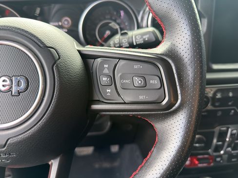 Used 2018 Jeep Wrangler Unlimited Rubicon AWD/4WD image 15