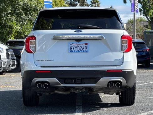 Certified 2020 Ford Explorer Platinum w/ Premium Technology Package AWD/4WD image 5