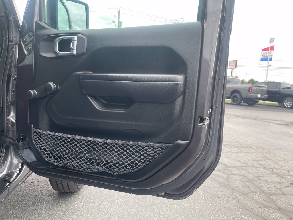 Used 2018 Jeep Wrangler Unlimited Sport AWD/4WD image 14