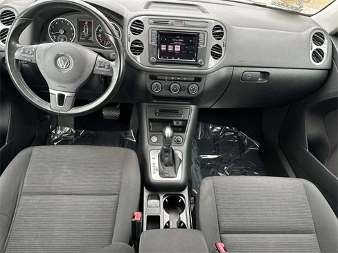 Used 2017 Volkswagen Tiguan Limited w/ Premium Package image 15