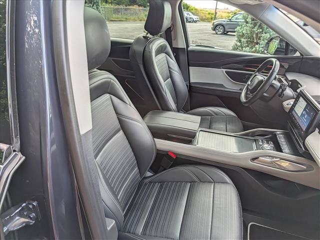 Used 2024 Lincoln Nautilus Reserve w/ Equipment Group 202A AWD/4WD image 13