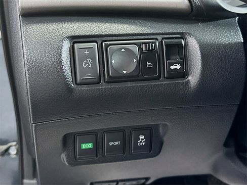 Used 2015 Nissan Sentra SV image 11