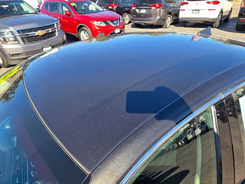 Used 2023 Genesis G70 2.0T image 22