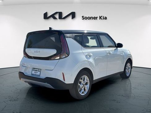 Used 2023 Kia Soul S FWD image 6