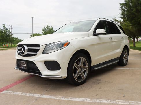 Used 2018 Mercedes-Benz GLE 350 w/ Premium 1 Package image 3