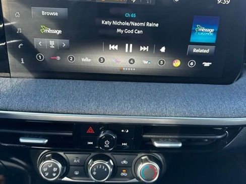 Used 2025 Nissan Kicks SV FWD image 20