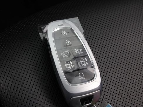 Certified 2022 Hyundai Tucson Limited AWD/4WD image 32